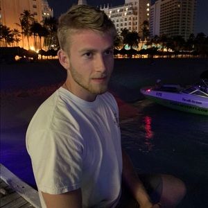 Meet your Posher, Christopher